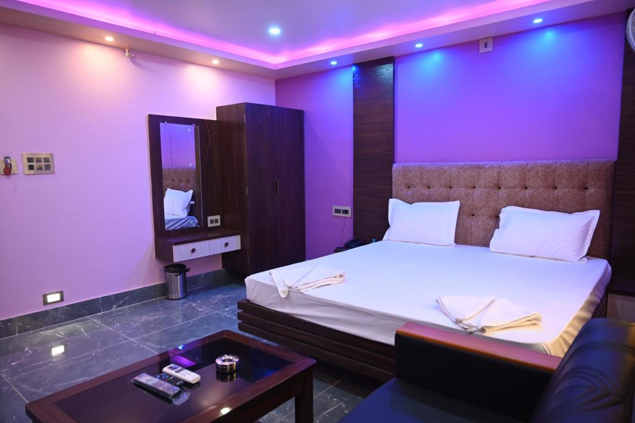 Oyo Hotel Tulusi Inn Bolpur Kültér fotó