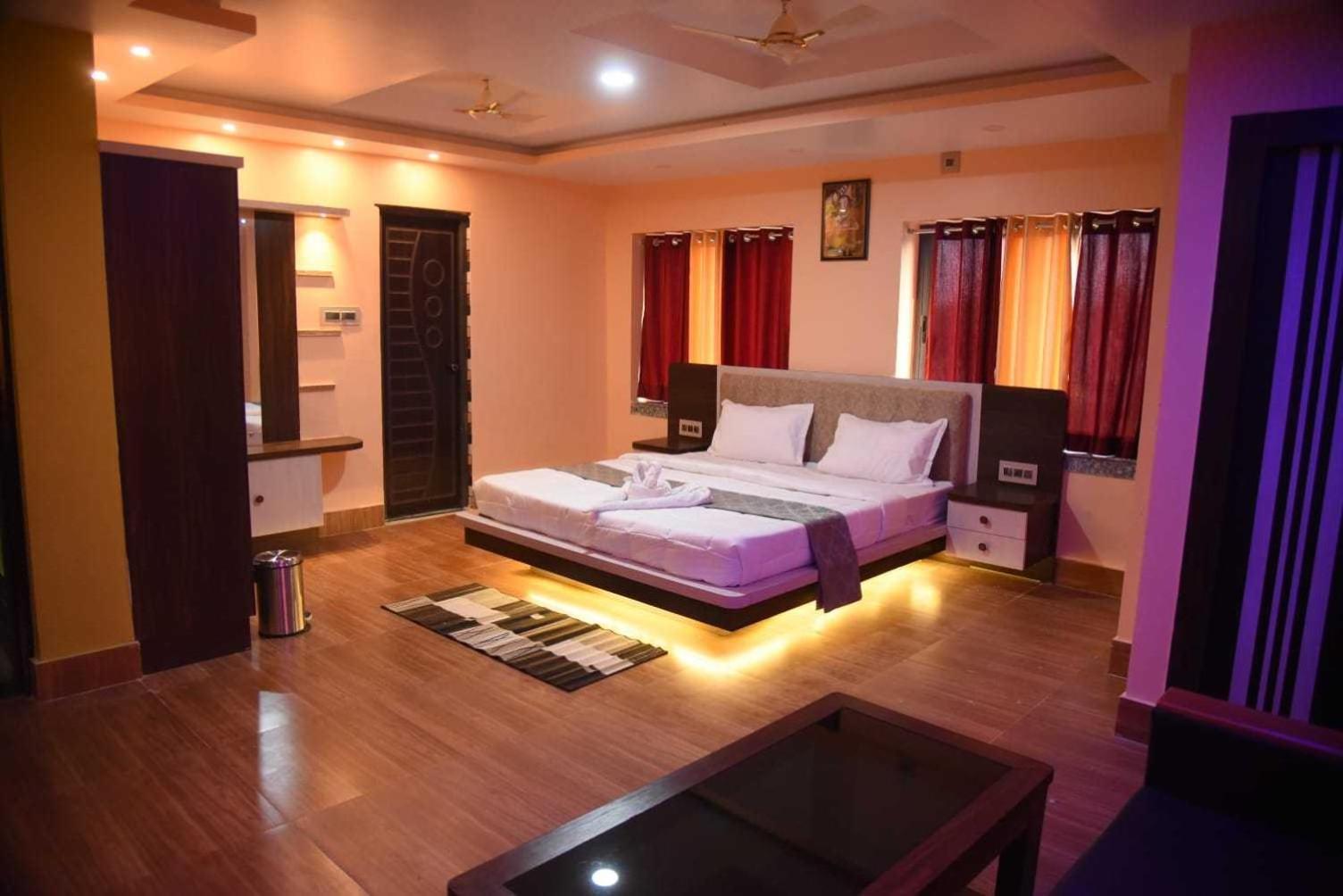 Oyo Hotel Tulusi Inn Bolpur Kültér fotó